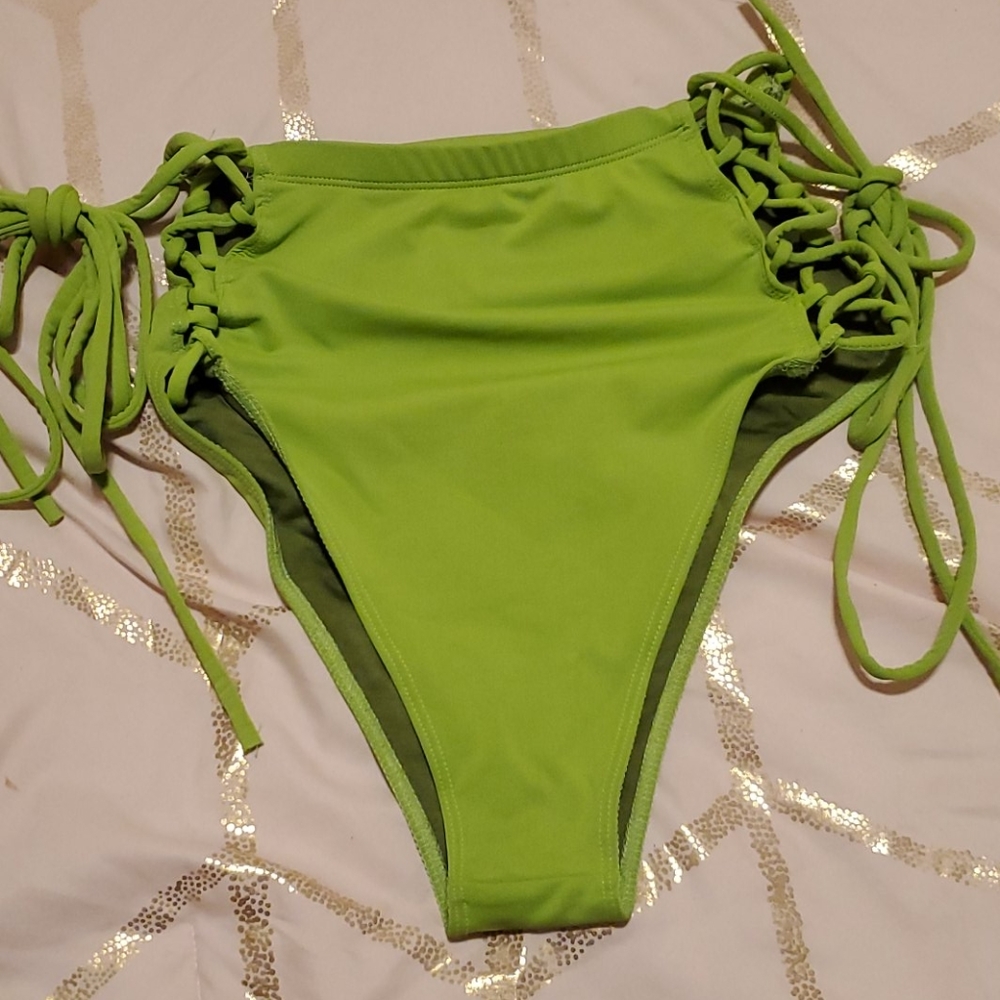 Two piece - Picture 2 of 3